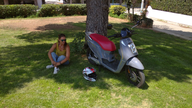 Το e-Viball 125 απευθύνεται σε όλους γιατί είναι πρακτικό, εύκολο και όμορφο.