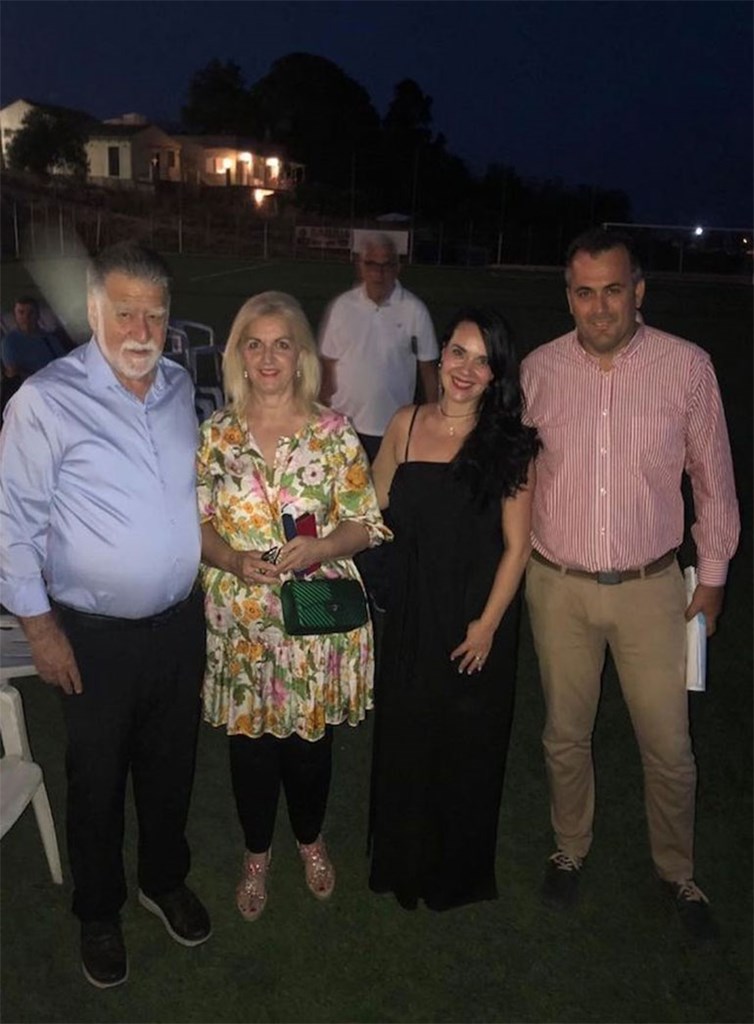 Κωνσταντίνος Λέσσης (δήμαρχος Ν.Κέρκυρας) μετά της συζύγου του, Ζωή Τηγανούρια, Νικόλαος Κουρτέσης (αντιδήμαρχος πολιτισμού)