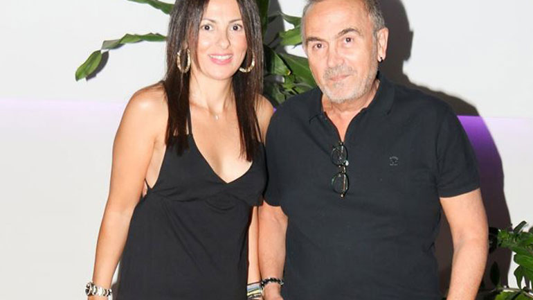 Ο Σταμάτης Γονίδης και η Κατερίνα Κουργιουξίδου βαφτίζουν την κόρη τους