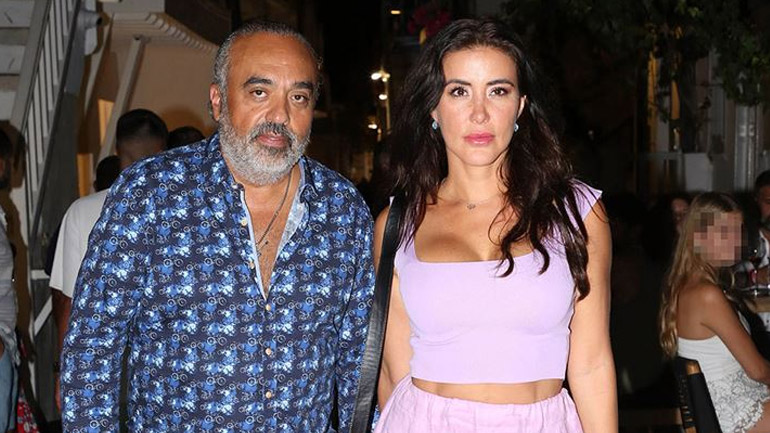 Chico Castillo: Στη Μύκονο ο τραγουδιστής των Gipsy Kings με τη γοητευτική σύντροφό του