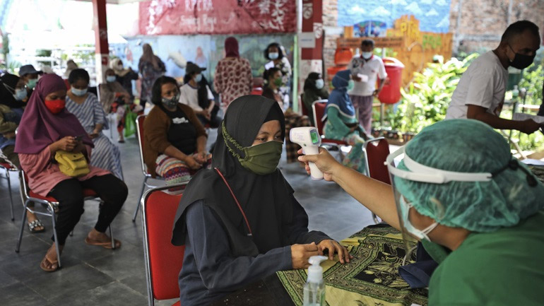 Ινδονησία-Covid-19: Περισσότεροι από 1.100 θάνατοι σε 24 ώρες