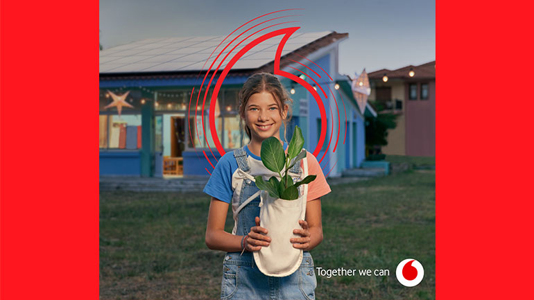 Vodafone Green Giga Network: Το πράσινο δίκτυο παίρνει ενέργεια από τον ήλιο στην Αμμουλιανή