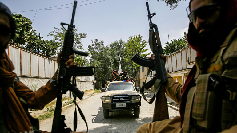 Κρύβονται στα βουνά για να μην πέσουν στα χέρια των Ταλιμπάν Κρύβονται στα βουνά για να μην πέσουν στα χέρια των Ταλιμπάν