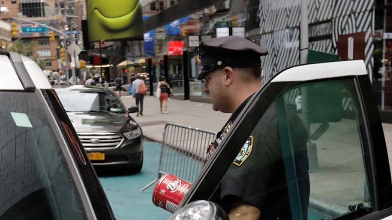 Αστυνομία Νέας Υόρκης: Οι αστυνομικοί να εμβολιαστούν ή να φορούν μάσκα ενώ βρίσκονται σε υπηρεσία