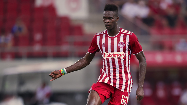 Ολυμπιακός: Κάκωση στην αριστερή ποδοκνημική ο Σισέ, χάνει τη ρεβάνς με τη Σλόβαν