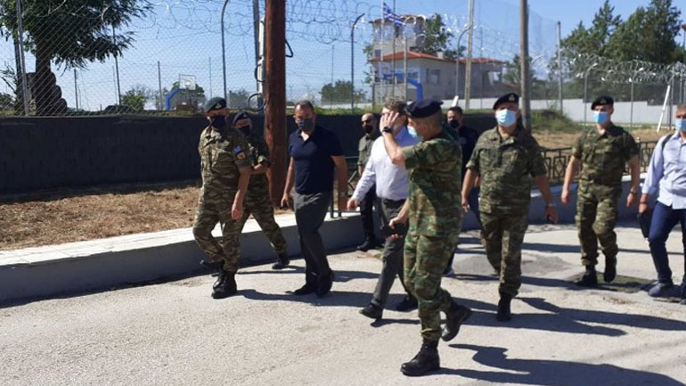 Χρυσοχοϊδής-Παναγιωτόπουλος από Έβρο: «Τα σύνορά μας θα παραμείνουν ασφαλή και απαραβίαστα» Χρυσοχοϊδής-Παναγιωτόπουλος από Έβρο: «Τα σύνορά μας θα παραμείνουν ασφαλή και απαραβίαστα»