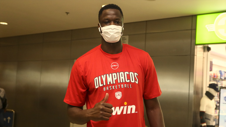 Ολυμπιακός: Έφτασε στην Αθήνα ο Μουσταφά Φαλ