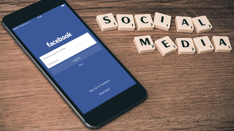 Τα μέσα κοινωνικής δικτύωσης απαγορεύουν την προπαγάνδα υπέρ των Ταλιμπάν