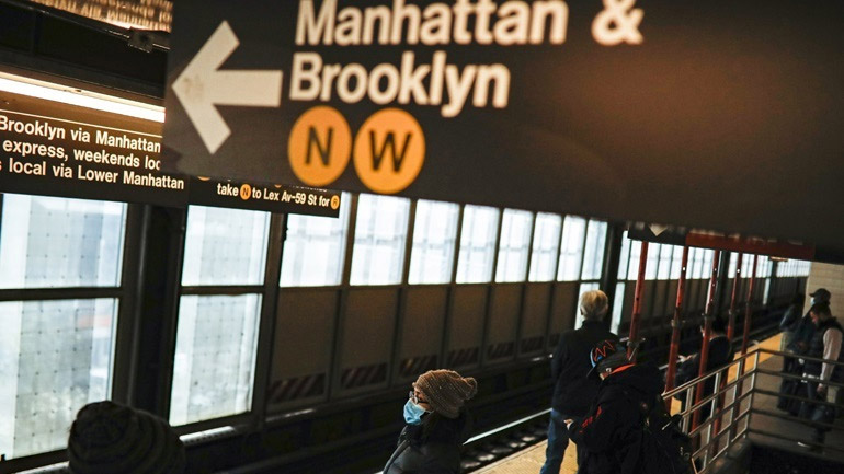 ΗΠΑ: Υποχρεωτική η μάσκα σε αεροπλάνα, λεωφορεία και τρένα έως τις 18 Ιανουαρίου