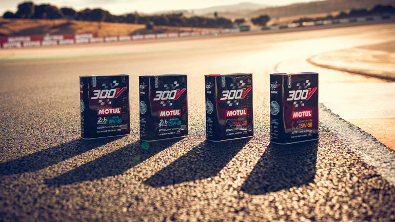 Η νέα σειρά λιπαντικών 300V καλύπτει όλες τις ανάγκες της καθημερινής και αγωνιστικής οδήγησης.