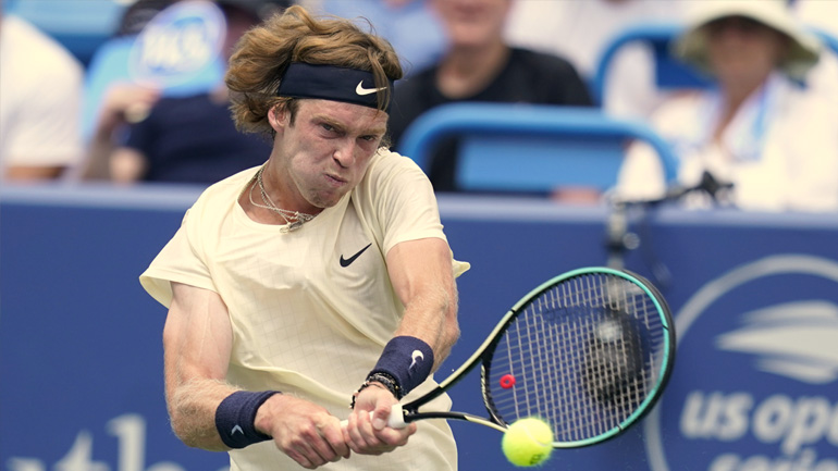 Σινσινάτι Όπεν: Στον τελικό ο Ρούμπλεφ, νίκησε με ανατροπή τον Μεντβέντεφ Σινσινάτι Όπεν: Στον τελικό ο Ρούμπλεφ, νίκησε με ανατροπή τον Μεντβέντεφ