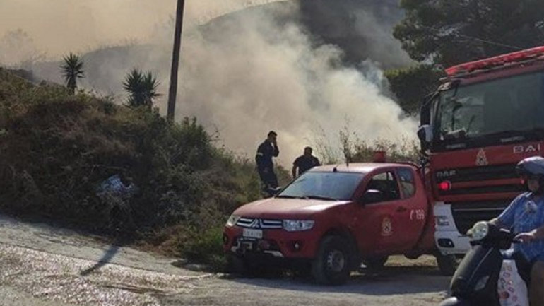 Ζάκυνθος: Στις αυλές των σπιτιών η πυρκαγιά στο Αργάσι