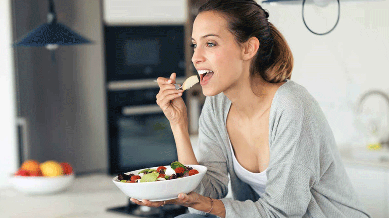 Γιατί είναι σημαντικό να μάθετε να τρώτε αργά και σωστά