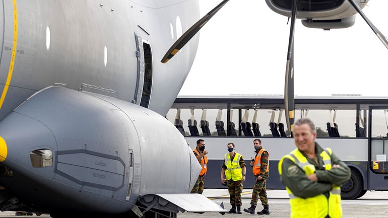 Έξι “ύποπτα” πρόσωπα ταξίδεψαν από το Αφγανιστάν στη Βρετανία και τη Γαλλία
