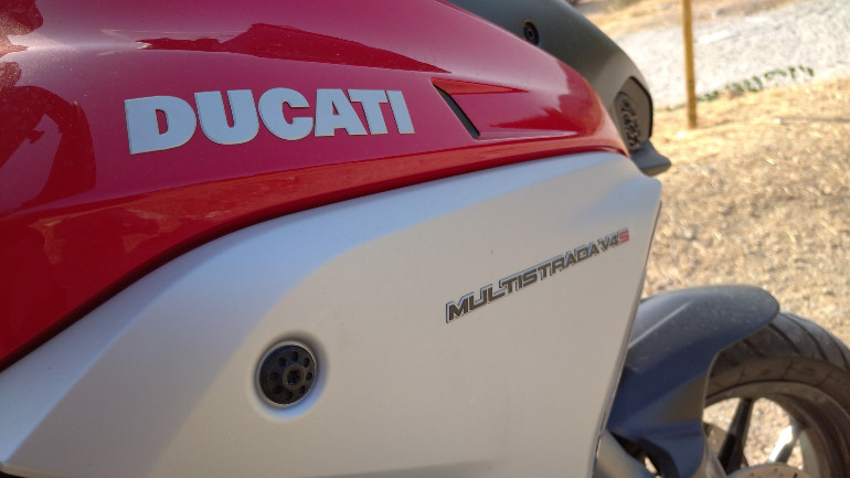 Φινίρισμα υψηλού επιπέδου με την έκδοση S να προσφέρει πλούσιο πακέτο εξοπλισμού.