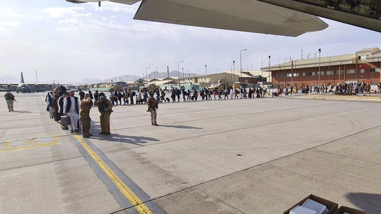 Οι Ταλιμπάν δεν θα δεχθούν παράταση της προθεσμίας της 31ης Αυγούστου