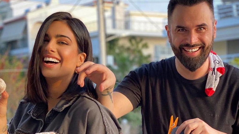 Ο Γιώργος Παπαδόπουλος και η Γαλάτεια Βασιλειάδη ετοιμάζουν το παιδικό δωμάτιο του μωρού τους