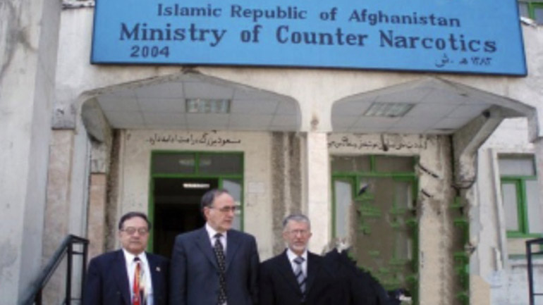 Γεώργιος Σούρλας: Τα ναρκωτικά του Αφγανιστάν είναι η μεγαλύτερη απειλή των Ταλιμπάν