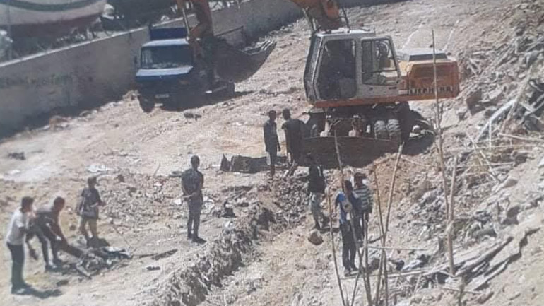 Καταγγελία: Ξεκίνησε η κατασκευή του αμφιλεγόμενου τείχους κοντά σε κοινότητα Ρομά στη Ρόδο