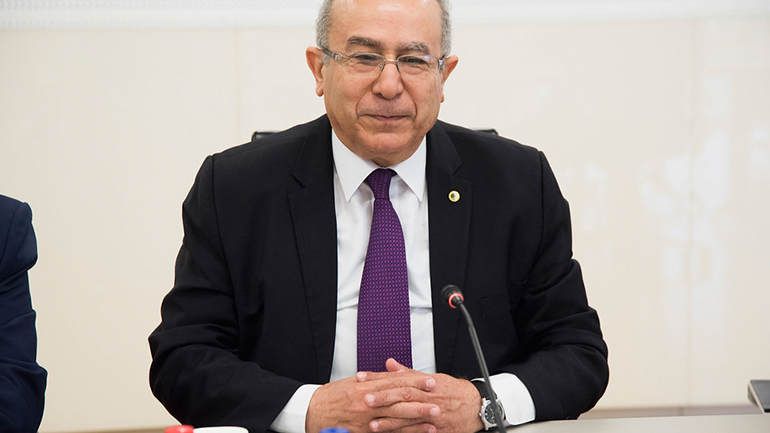 Το Αλγέρι διακόπτει τις διπλωματικές σχέσεις με το Μαρόκο, κατηγορώντας το βασίλειο για “εχθρικές ενέργειες” Το Αλγέρι διακόπτει τις διπλωματικές σχέσεις με το Μαρόκο, κατηγορώντας το βασίλειο για “εχθρικές ενέργειες”