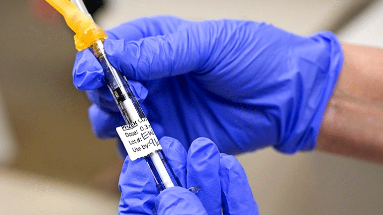 Ο δημόσιος διάλογος μεταξύ γιατρού και βιολόγου για τους εμβολιασμούς