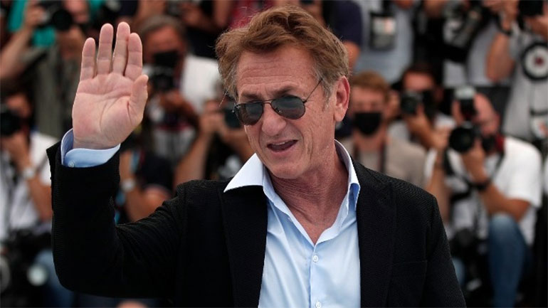 Ο Σον Πεν ζήτησε ο εμβολιασμός κατά του κορωνοϊού να γίνει υποχρεωτικός