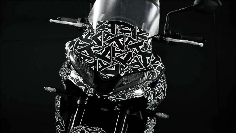 Εμπρός φωτιστικό σώμα LED με DRL φώτα ημέρας.