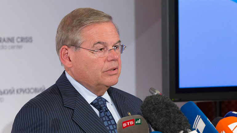 Το Μετάλλιο της Πόλεως των Αθηνών θα απονεμηθεί στον γερουσιαστή Ρόμπερτ Μενέντεζ