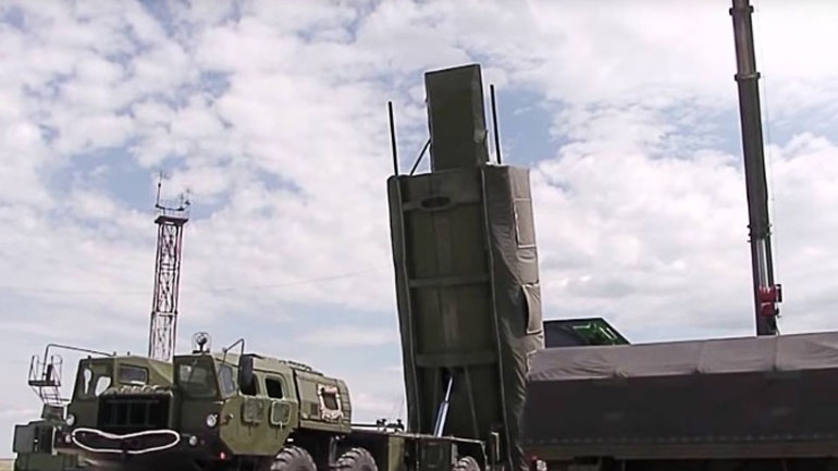 Η Μόσχα θα παραδώσει όπλα και ελικόπτερα σε χώρες που συνορεύουν με το Αφγανιστάν