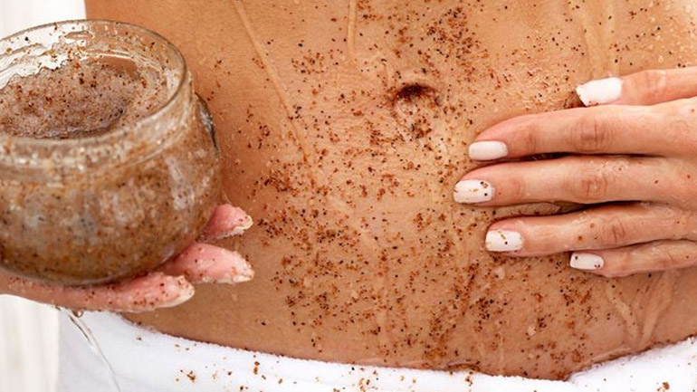 Scrub σώματος για να διώξετε τις τοξίνες από το σώμα σας