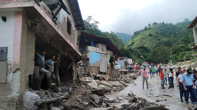 Βενεζουέλα: Τουλάχιστον 20 νεκροί από τις καταρρακτώδεις βροχές