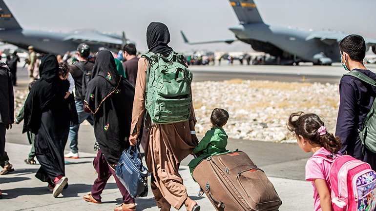 Προειδοποίηση για “μακελειό” στο αεροδρόμιο της Καμπούλ