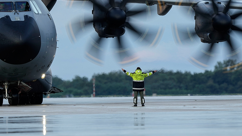 Reuters: Ελληνικό αεροσκάφος στο Πακιστάν περιμένει να πάρει 18 άτομα από το Αφγανιστάν