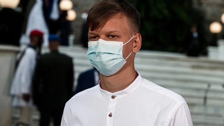 Στην Ιατρική Πατρών ο νεαρός από τη Ναύπακτο που έχασε και τους δύο γονείς του από κορωνοϊό