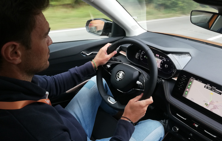 Απολαμβάνεις κάθε χιλιόμετρο πίσω από το τιμόνι της Fabia.