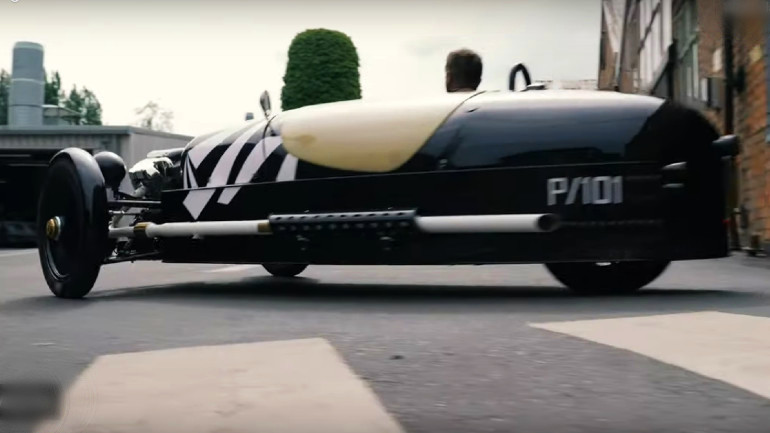 Η έξοδος από το εργαστήριο του τελευταίου 3 Wheeler. Ο ήχος του είναι σαγηνευτικός.