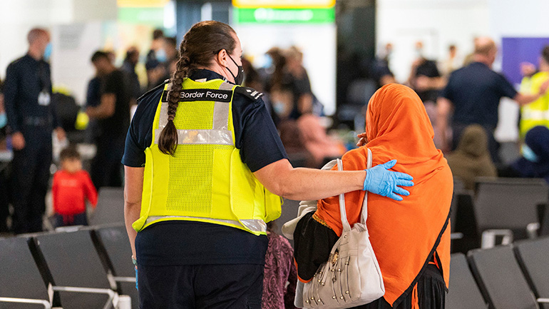 Η Βρετανία τερματίζει την αποστολή απομάκρυνσης αμάχων από το Αφγανιστάν Η Βρετανία τερματίζει την αποστολή απομάκρυνσης αμάχων από το Αφγανιστάν