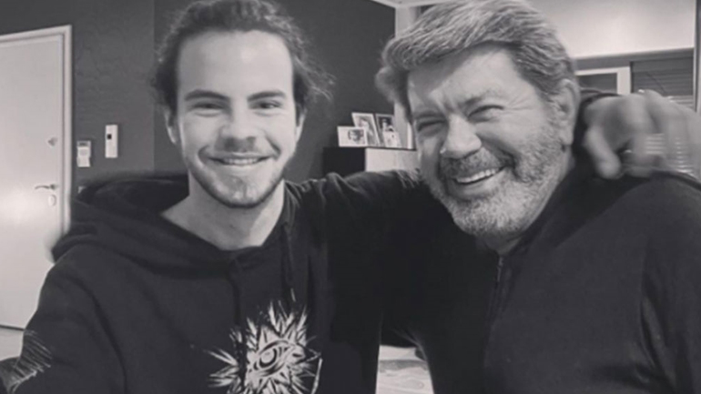 Άγγελος Λάτσιος: Το τρυφερό στιγμιότυπο με τον Γιάννη Λάτσιο και την αδελφή του Άγγελος Λάτσιος: Το τρυφερό στιγμιότυπο με τον Γιάννη Λάτσιο και την αδελφή του