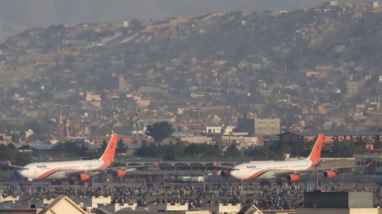 Οι Ταλιμπάν και οι αμερικανικές δυνάμεις προσβλέπουν σε μία ταχεία παράδοση του αεροδρομίου στην Καμπούλ