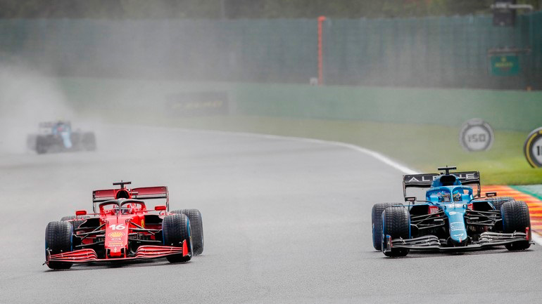 Η βροχή καθυστερεί τον αγώνα στο Circuit de Spa-Francorchamps