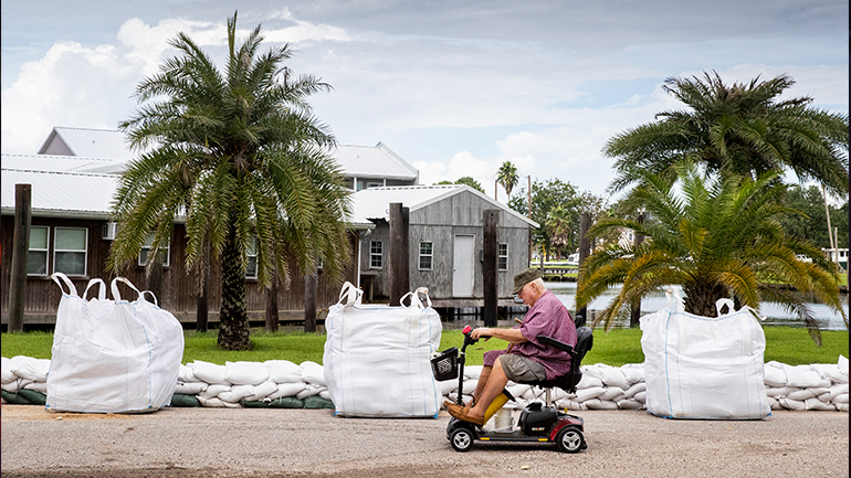 Μεξικό: Πλημμύρες, κατεστραμμένους δρόμους και διακοπές της ηλεκτροδότησης προκάλεσε ο τυφώνας Νόρα