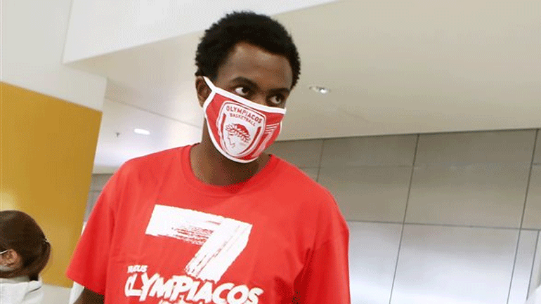 Ολυμπιακός: Πήρε άδεια και αναχώρησε για τη Γαλλία ο Λιβιό Ζαν Σαρλ