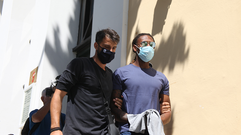 Χειροπέδες στον Σεμέδο για βιασμό Χειροπέδες στον Σεμέδο για βιασμό