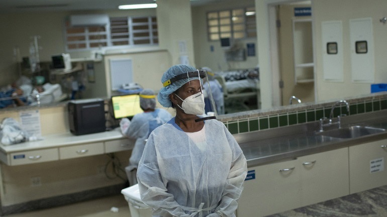 Βραζιλία: 298 νέοι θάνατοι από Covid-19