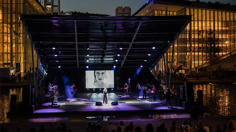 Η μαγική Sold out συναυλία της Παυλίνας Βουλγαράκη στο Σταύρος Νιάρχος