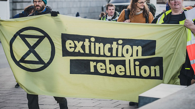 Βρετανία: Ακτιβιστές του οικολογικού κινήματος Extinction Rebellion απέκλεισαν την Τάουερ Μπριτζ Βρετανία: Ακτιβιστές του οικολογικού κινήματος Extinction Rebellion απέκλεισαν την Τάουερ Μπριτζ