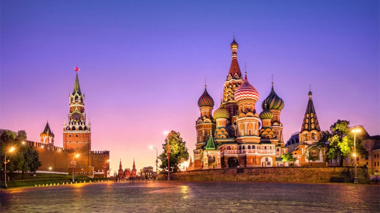 Ρωσία: Ελληνικές μελωδίες στην Κόκκινη Πλατεία από την ορχήστρα «Θησέας»