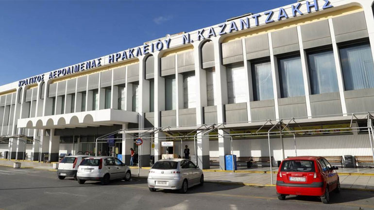 Ηράκλειο: Δεκαεννέα συλλήψεις στο αεροδρόμιο για πλαστογραφία πιστοποιητικών