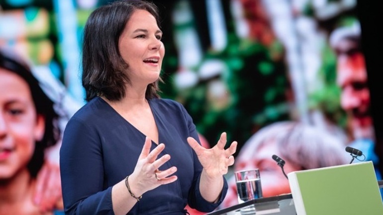 Γερμανία: Η Αναλένα Μπέρμποκ αναζητά λόγους για μετεκλογική συνεργασία με την Αριστερά