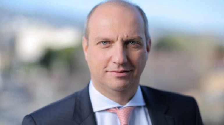 Οικονόμου για Αποστολάκη: «Από “αποστάτης” μετατράπηκε σε “άξιο στέλεχος”. Ο Σταλινισμός ζει»